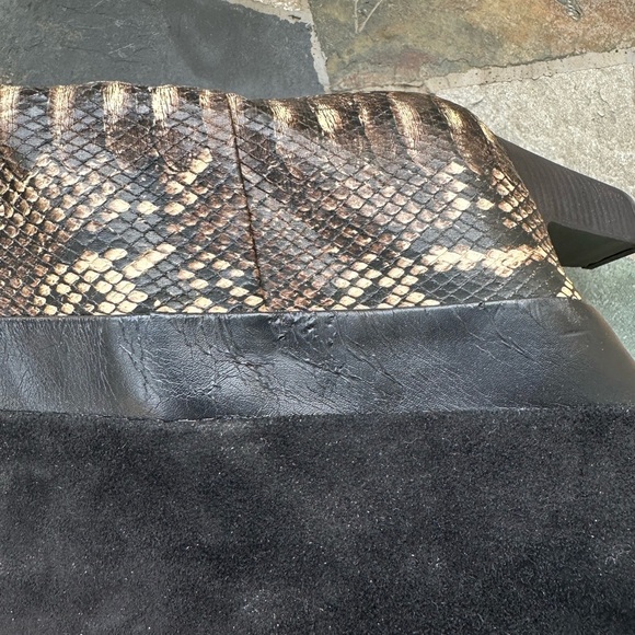 Jessica  Simpson genuine leather and man made upper Black and snake skin boots - Picture 10 of 14